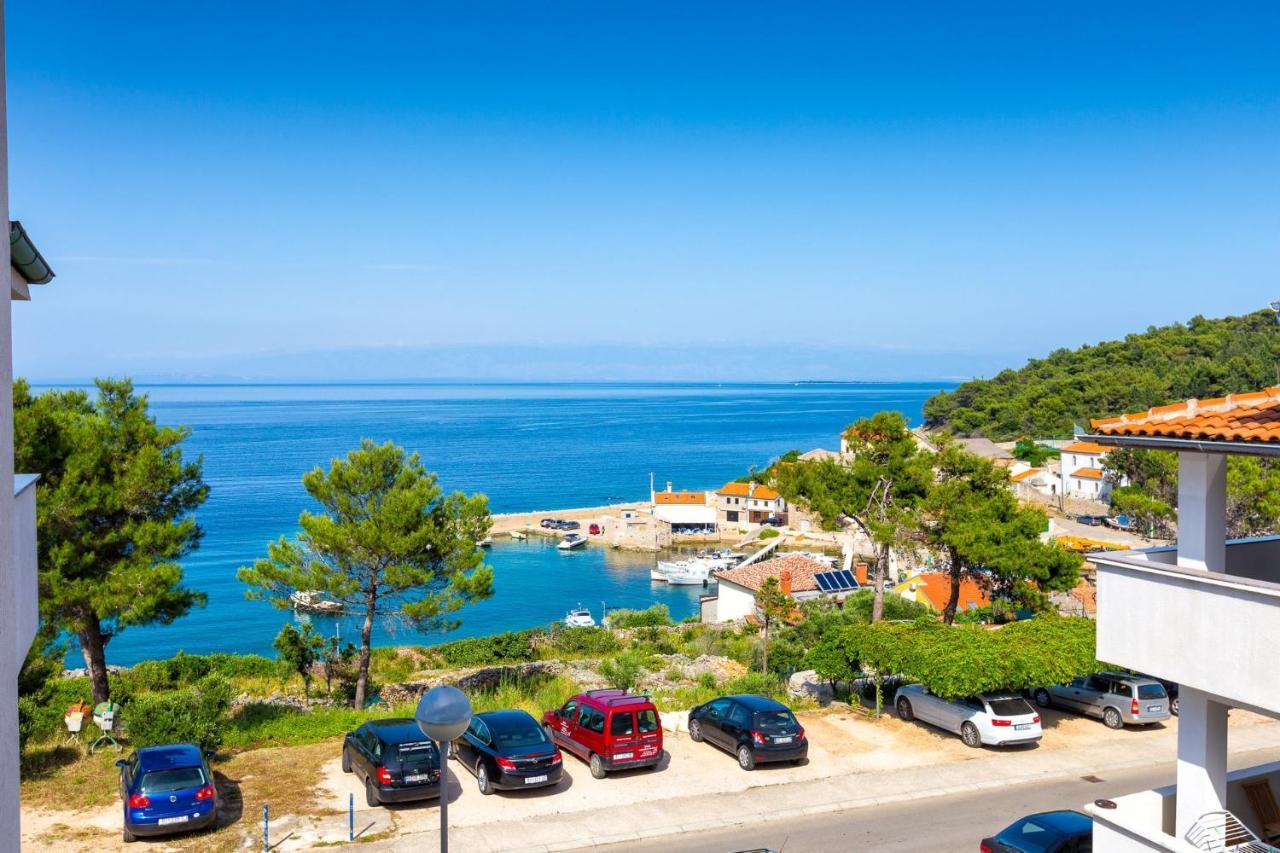 Apartments With A Parking Space Mali Losinj Exterior photo