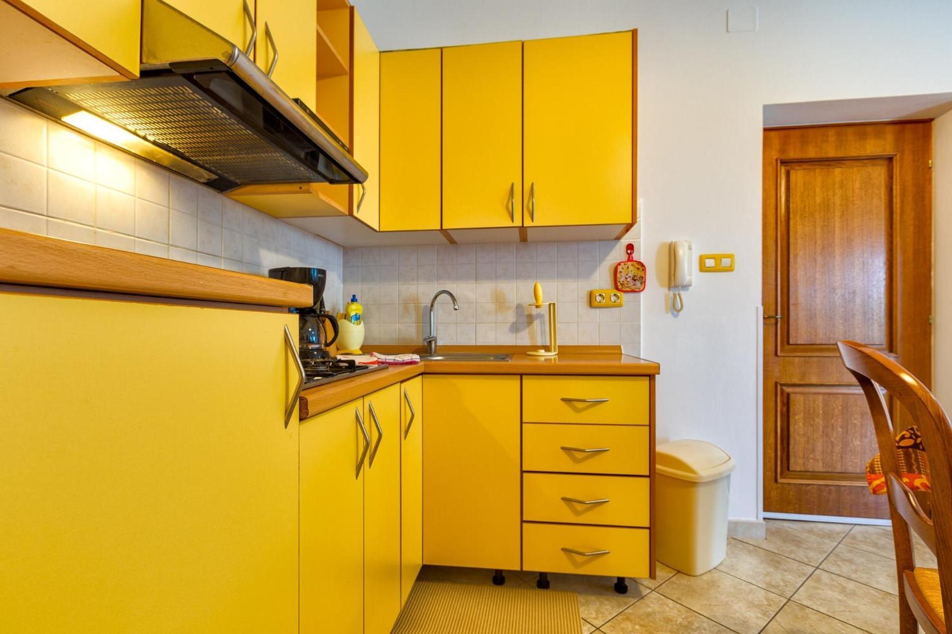 Apartments With A Parking Space Mali Losinj Room photo